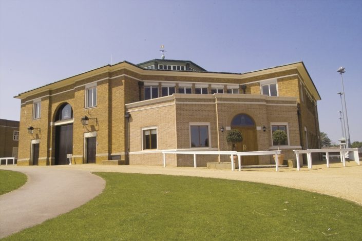 Equine builder Newmarket Equine builder Newmarket
